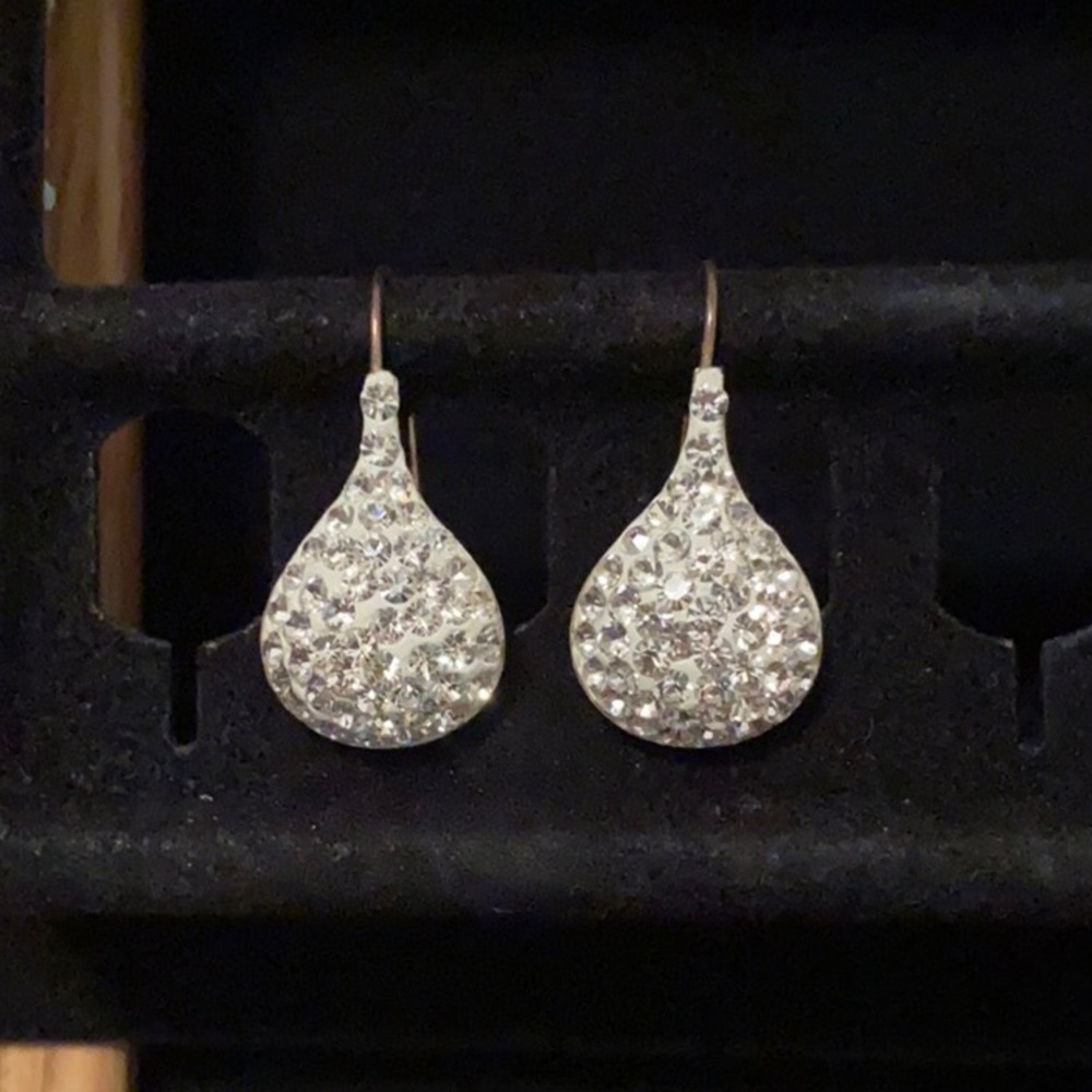 Sparkling teardrops